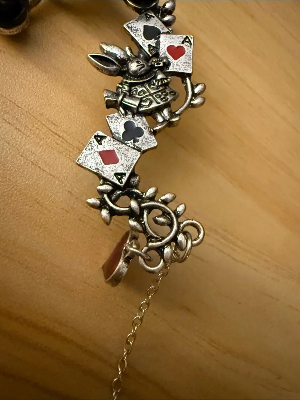 “Hot Topic” Silver Ear Cuff Alice in Wonderland Official Lewis Carroll